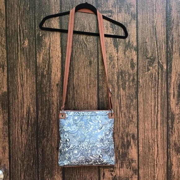 Sakroots Navy Blue Spirit Desert Floral Crossbody Trip Pouch Adjustable Strap - Picture 13 of 14